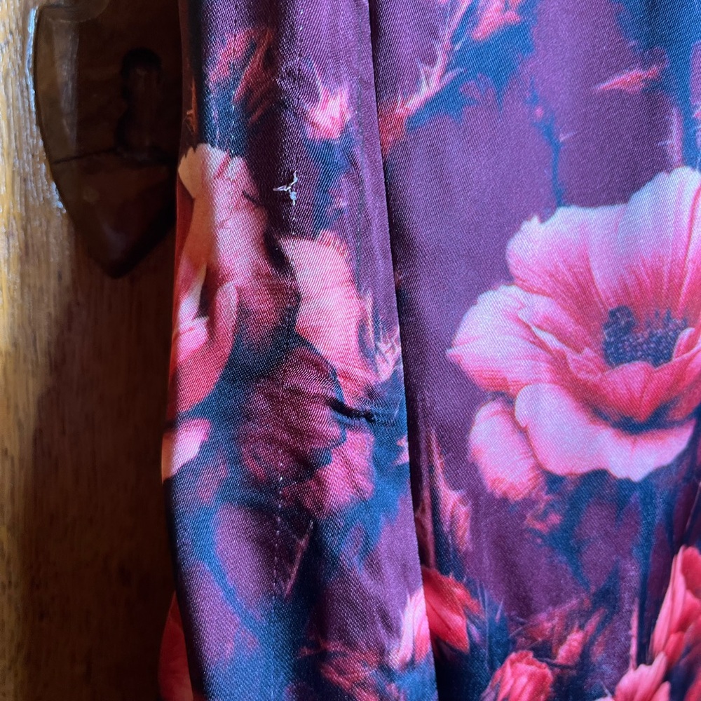 💥HP💥🆕NWT TA3 “Seamed Lushy Satin” Pencil Dress -zipper slit– XS Cranberry Floral - Picture 7 of 16
